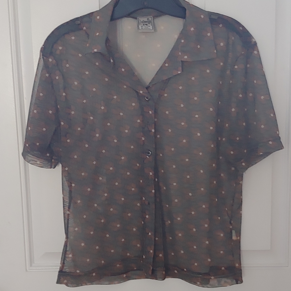 Levi's Silver Tab button up short sleeve blouse. Lg